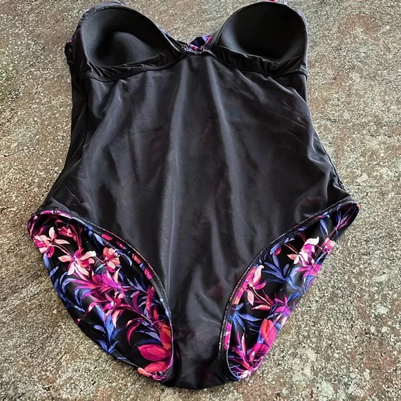 CALVIN KLEIN Twist Front Tummy Control One Piece Black Floral Swimsuit Size 16 - Picture 12 of 14